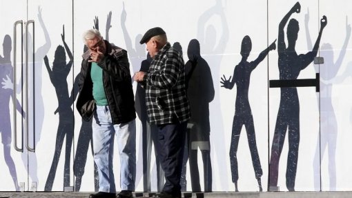 Idade da reforma recua para 66 anos e 4 meses em 2023