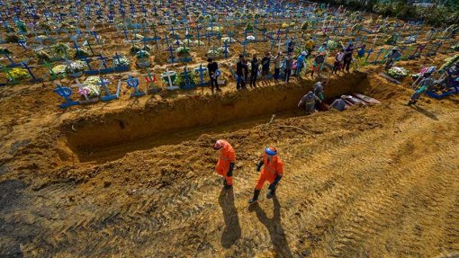 Covid-19: Pandemia matou pelo menos 5.206.370 pessoas em todo o mundo