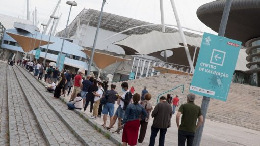 Covid-19: BE critica concentração da vacinação em Lisboa num grande centro