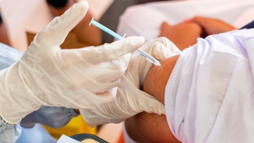 Covid-19: Mais de dois milhões vacinados contra gripe e 1,4 milhões com dose de reforço