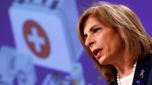 Covid-19: Comissária da Saúde insiste na urgência da vacinação em toda a UE