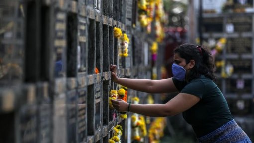Covid-19: Balanço indica 5.278.777 mortos desde o início da pandemia
