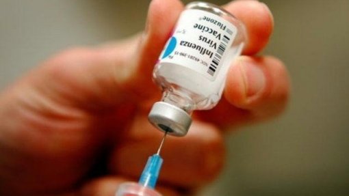 Plataforma Saúde em Diálogo denuncia falta de informação na vacinação contra gripe