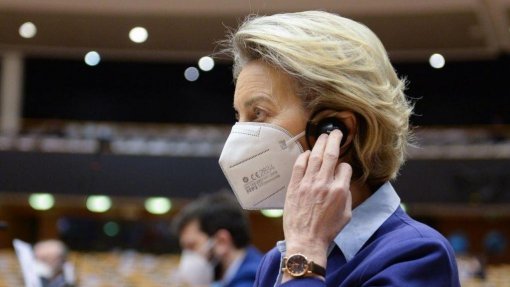 Covid-19: Ómicron deverá ser variante dominante na UE em janeiro – Von der Leyen