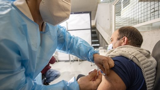 Covid-19: Responsáveis pelas igrejas europeias apelam à vacinação