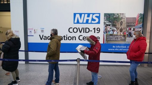 Covid-19: Reino Unido regista o maior número de casos desde o início da pandemia