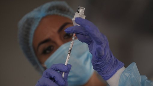 Utentes dos Açores dos 60 aos 64 anos incluídos na vacinação gratuita da gripe