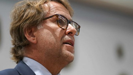 PJ vai dar resposta “o mais rapidamente possível&quot; sobre incêndio no Hospital São João