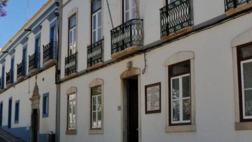 Câmara de Castro Marim pede ao Governo para readmitir delegado de saúde local