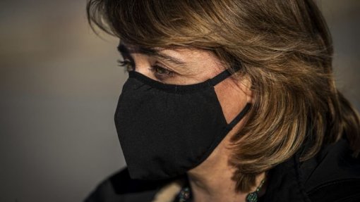 Legislativas: Só rejeitando a maioria absoluta há soluções para SNS, salários ou corrupção – Catarina Martins