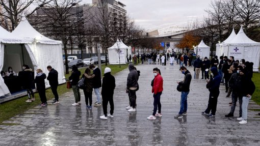 Covid-19: Portugal regista novo máximo diário com 28.659 casos
