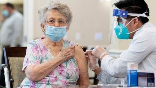 Covid-19: Taxa de vacinação de reforço entre os mais velhos próxima dos 90%