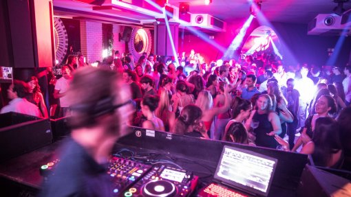 Covid-19: Discotecas e bares do continente reabrem no dia 14 de janeiro
