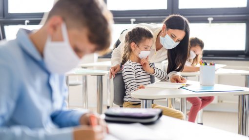 Ministro destaca “vontade das comunidades educativas voltarem às escolas”