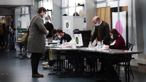 Legislativas: Membros das mesas de voto e funcionários das juntas vacinados no sábado