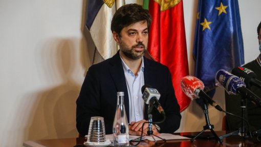 Covid-19: Diretor regional da Saúde dos Açores diz que testagem prévia de crianças não evitaria infeções