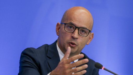 Covid-19: Apoios à economia e saúde não alteram previsão de subida de 4,8% do PIB – Leão