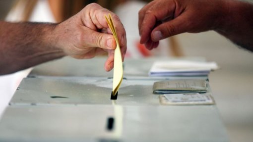Legislativas: Açores aconselham voto entre as 18:00 e as 19:00 para confinados devido à covid-19