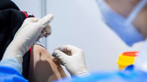 Covid-19: Mais de 4,5 milhões com dose de reforço da vacina em Portugal