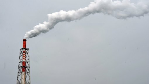 Grandes empresas mundiais anunciam falsas reduções de gases com efeito de estufa - relatório