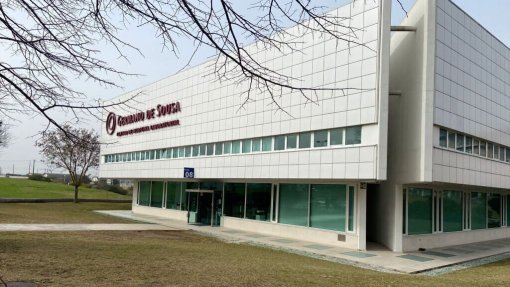 Laboratórios Germano de Sousa devem reabrir hoje no Porto e quarta-feira em Lisboa