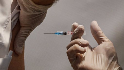 Covid-19: Vacinação na Madeira passa a ser feita nos centros de saúde