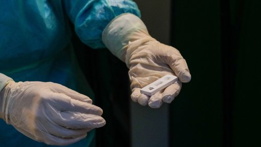 Covid-19: Açores com 743 novos casos e 41 internados nas últimas 24 horas