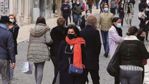 Covid-19/Dois anos: Restrições avaliadas entre o &quot;adequado&quot; e o &quot;absurdo&quot;
