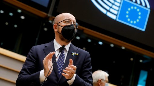 Ucrânia: Charles Michel pede a Putin fim das hostilidades e que permita corredores humanitários