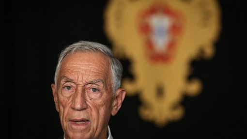 Marcelo/6 anos: Mais de mil condecorações, 28 vetos e uma centena de deslocações ao estrangeiro