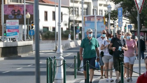 Covid-19: Uso de máscara na rua deixa de ser obrigatório na Madeira a partir de 16 de março