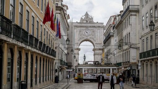 Covid-19: Índice de transmissibilidade e incidência de infeções voltam a aumentar
