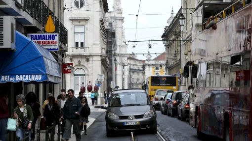 AM de Lisboa recomenda implementação da Zona de Emissões Reduzidas na Avenida, Baixa e Chiado