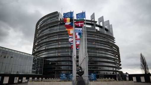 Ucrânia: Parlamento Europeu cede espaço em Bruxelas a associação para apoiar refugiados