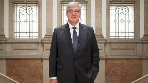 Ensino superior não pode ser &quot;descurado&quot; das prioridades europeias - reitor U. Porto