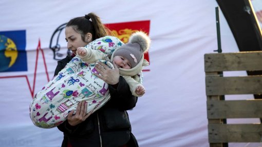 Ucrânia: Um terço dos refugiados que chegam a Portugal são menores