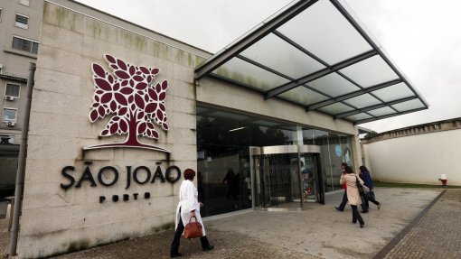 Sindicato diz que há enfermeiros no Hospital S. João com mais de 200 horas de trabalho por mês