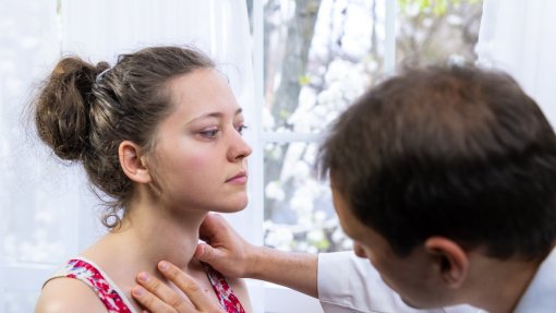 Hipotiroidismo protege contra malária cerebral devido a proteína – estudo