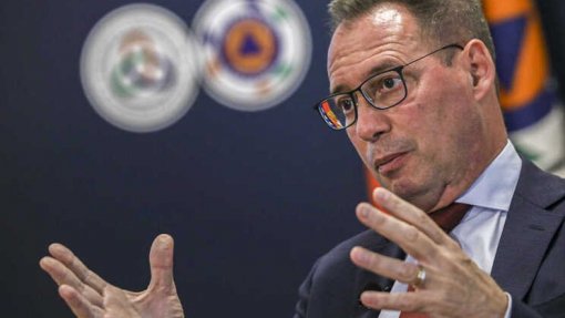 Presidente da Proteção Civil defende revisão do sistema de financiamento aos bombeiros