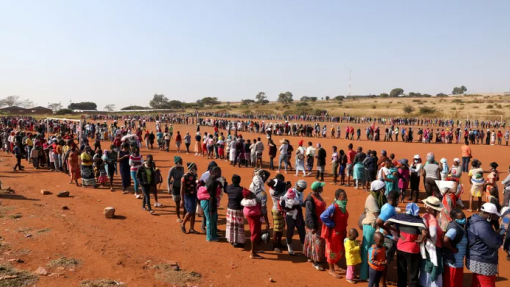 Mais de 50 países africanos debatem soluções para alimentar milhões de pessoas com fome