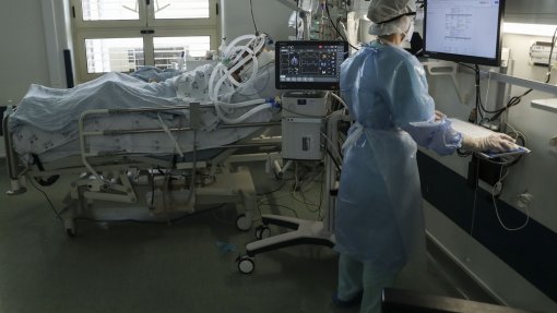 Covid-19: Unidades &#039;livres de covid&#039; e áreas para doentes respiratórios vão ser desativadas no sábado - DGS