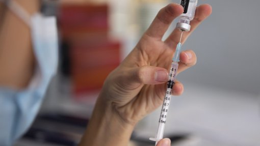 Covid-19: Maioria dos médicos da região Centro foi vacinada e recomendou vacinação