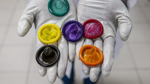 Jovens têm bons conhecimentos sobre sexualidade, mas não de contracetivos e doenças