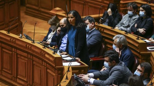 PCP questiona Governo sobre avanços no acesso à saúde da comunidade LGBTI