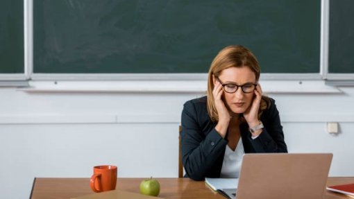 Metade dos professores revelam sinais de sofrimento psicológico - estudo