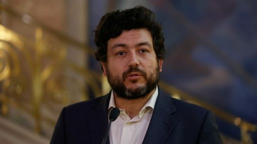 PS considera anteprojeto de lei de emergência sanitária “bom ponto de partida”, com pontos a definir