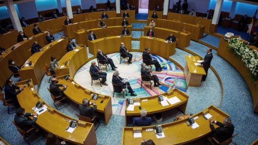 Parlamento dos Açores aprova anteproposta de lei para carreira de Técnico Auxiliar de Saúde