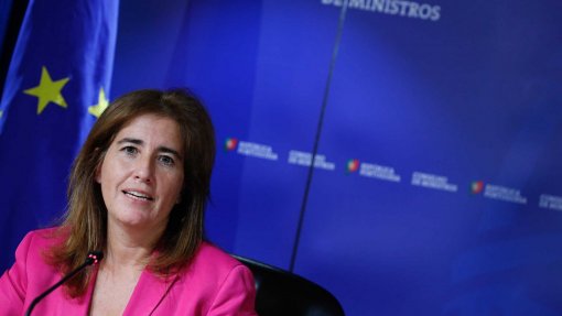 Ministra Ana Mendes Godinho salienta reforço da proteção dos cuidadores informais