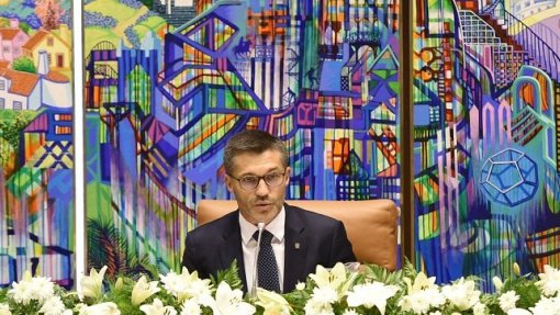 Parlamento açoriano vai ter monumento para homenagear combate à covid-19