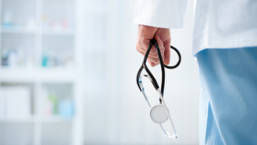 Escusas de responsabilidade de médicos são &quot;grito de alerta&quot; para mudança no SNS